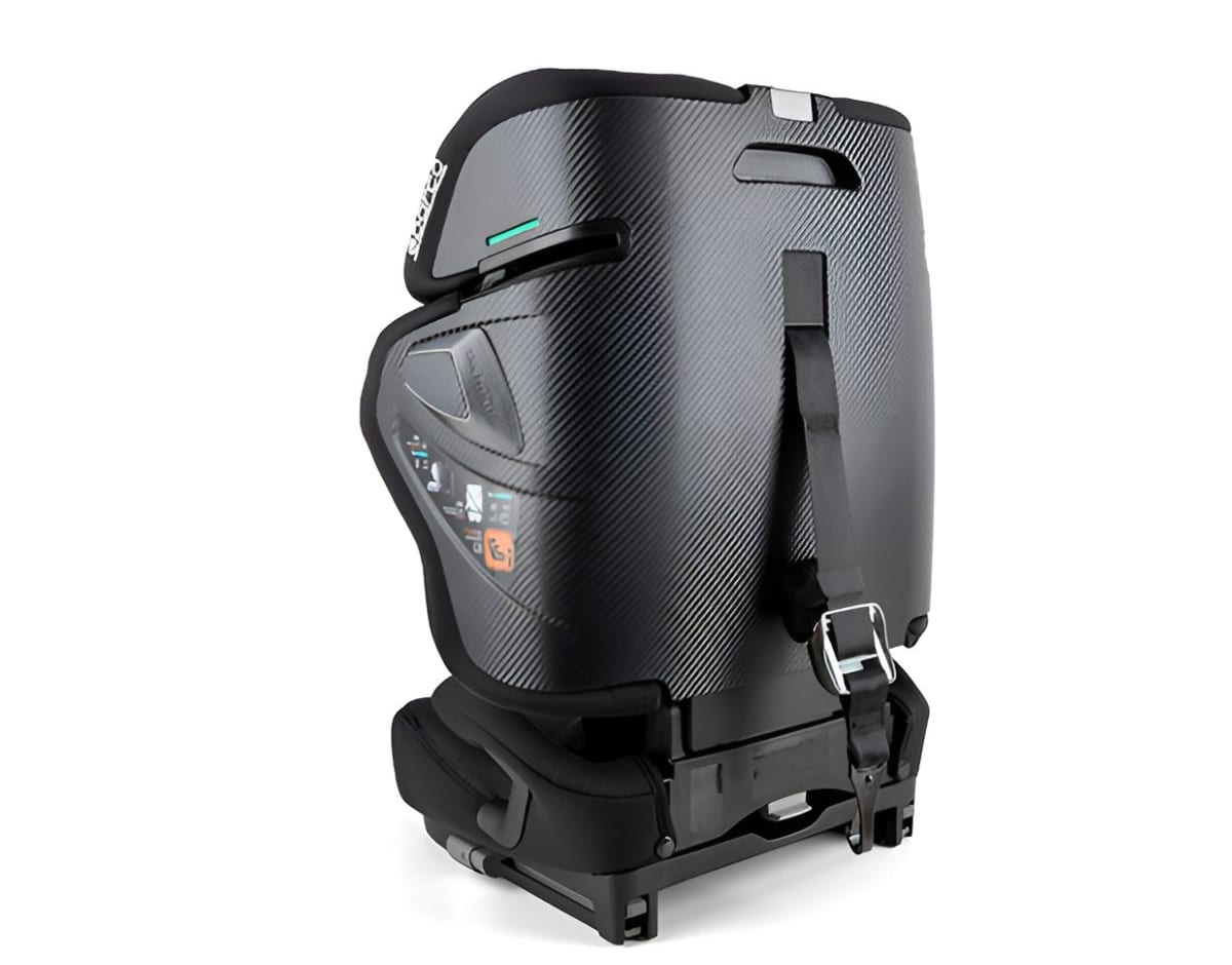 Silla Sparco SK8000i Rapid negra con arnés de 5 puntos, vista trasera